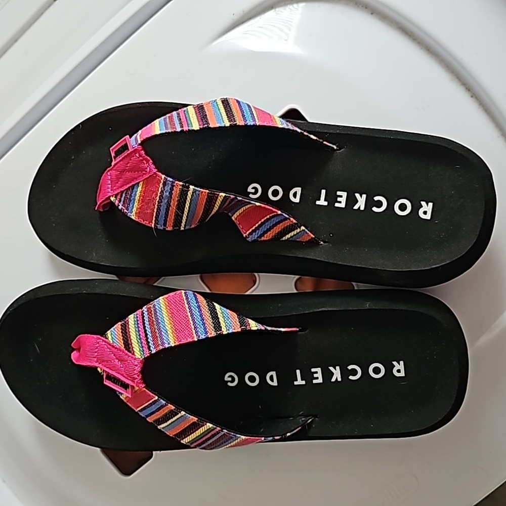 Rocket dog flip flops